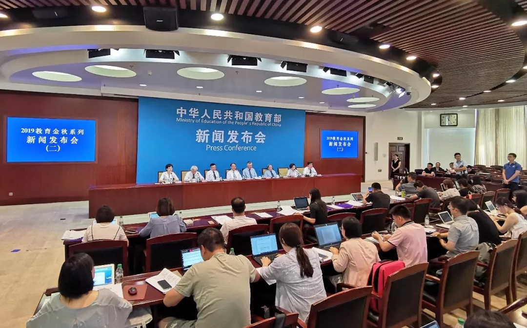 重磅！普通高中思想政治、語文、歷史統(tǒng)編教材將投入使用！有這些新變化~