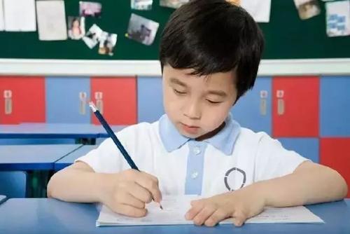 教育部：再不練字，孩子將無(wú)緣上大學(xué)?。ɡ蠋熮D(zhuǎn)給家長(zhǎng)）