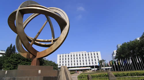 這所大學(xué)不是985、211，校友總財(cái)富僅次于清華北大，位居全國(guó)第三