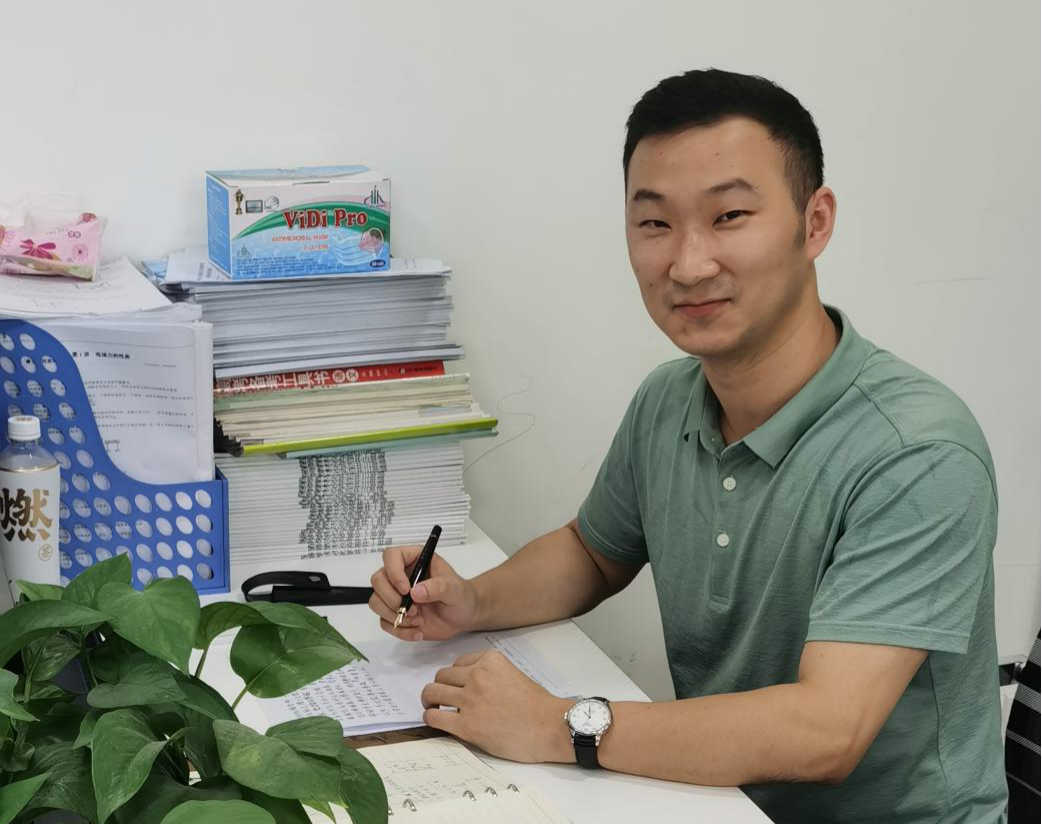 教師專訪 | 周凱：既是物理名師，又是“超級(jí)奶爸”