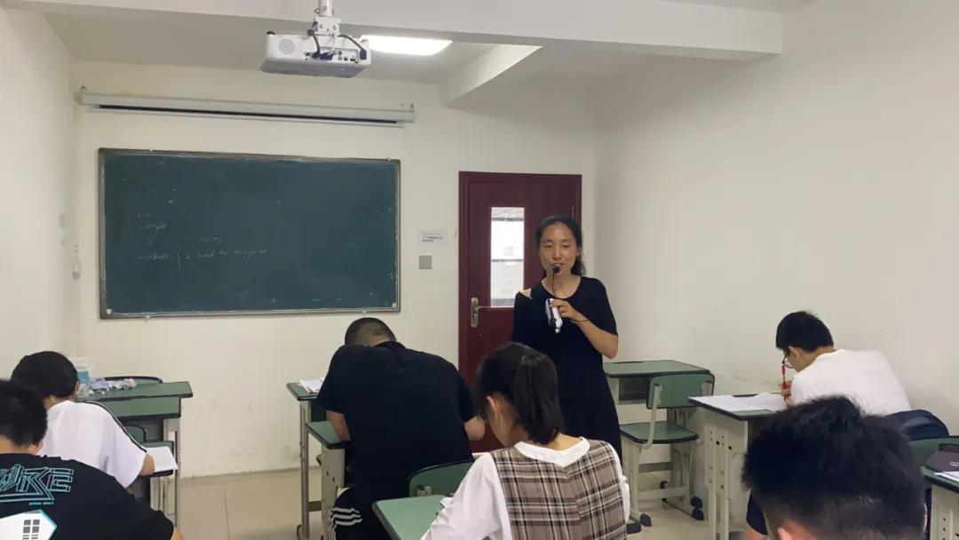 教師專訪 | 代丹丹：根深方能茂葉，水厚方能負舟