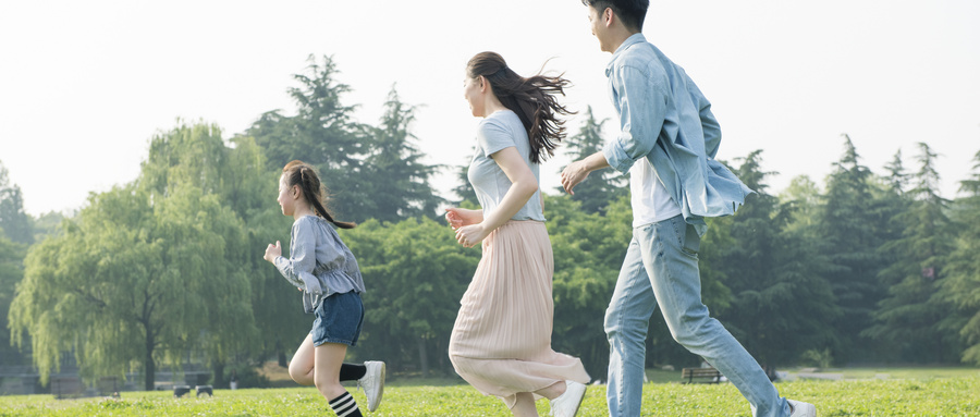 如何培養(yǎng)出快樂、溫暖、人格健全的孩子？